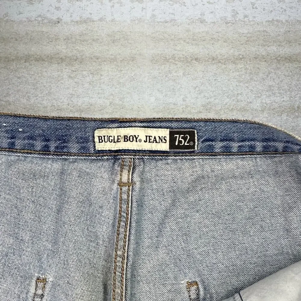 Vintage 90s Bugle Boy Carpenter Jean Shorts 42x13 Light Wash Denim 13